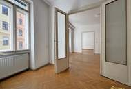 ROHDIAMANT IN TOPLAGE! U6 DIREKT. SANIERUNGSBEDÜRFTIGE 3,5 ZIMMER. FISCHGRÄTPARKETT.