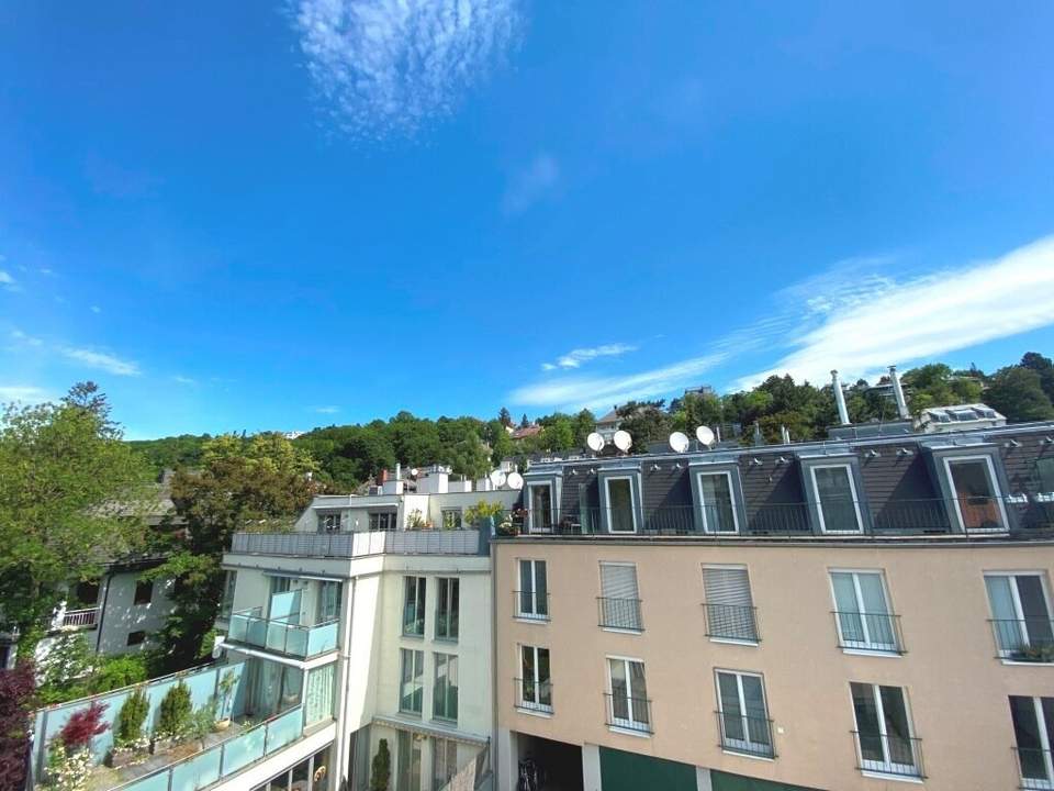 2 Zimmer DG-Wohnung - Erstbezug nach qualitativ hochwertiger Komplettsanierung - plus 2 Terrassen mit gesamt ca. 13,58 m²