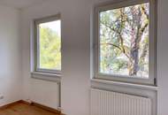 FÜR SINGLES ODER PAARE MIT FIXEM EINKOMMEN - GROSSZÜGIGE WOHNUNG MIT TERRASSE