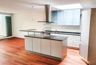 TRAUMHAFTES PENTHOUSE MIT EIGENEM ZUGANG