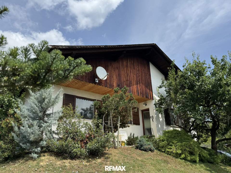 Einfamilienhaus in ruhiger Lage mit großem Naturgarten und viel Potenzial