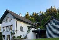 SEEWALCHEN AM ATTERSEE: Exklusives Wohnjuwel mit großzügigem Raumangebot, Weinkeller & Doppelcarport in begehrter Attersee-Lage