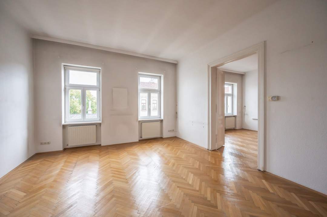 ***NEU*** Well-Maintained 3-Room Apartment in a Grand Historic Building – Top Location!