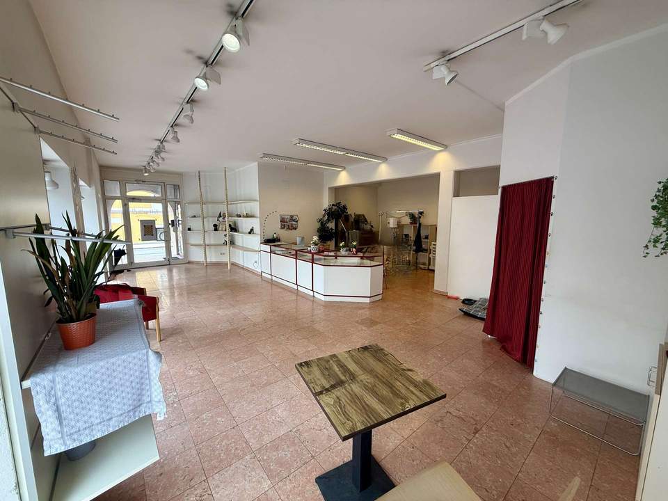 Vielseitige, provisionsfreie Geschäftsfläche – ab Juli bezugsbereit