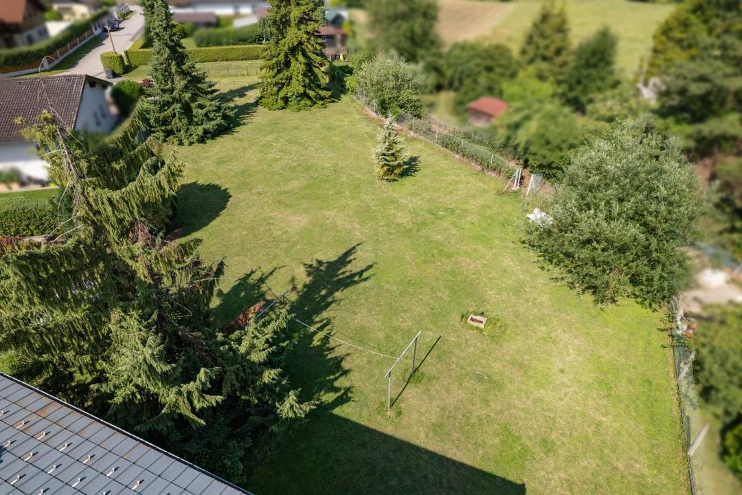 Großes aufgeschlossenes Baugrundstück in schöner Ruhelage - KEIN BAUZWANG