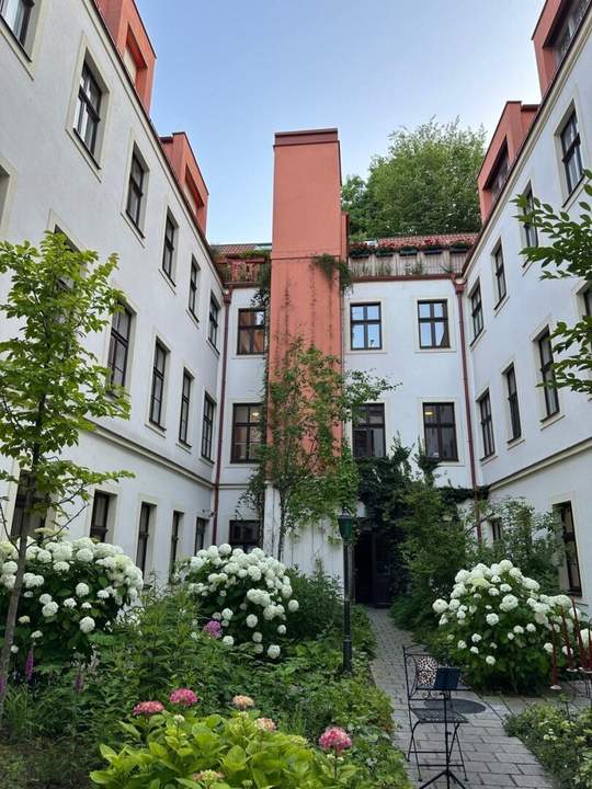 Miete mit Kaufoption: Rarität im Biedermeierhaus: Wohnen in einem wunderbar renovierten und denkmalgeschützten Kleinod