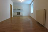 GROSSRAUMGARCONNIERE mit 2 BÄDERN zur unbefristeten Anmietung