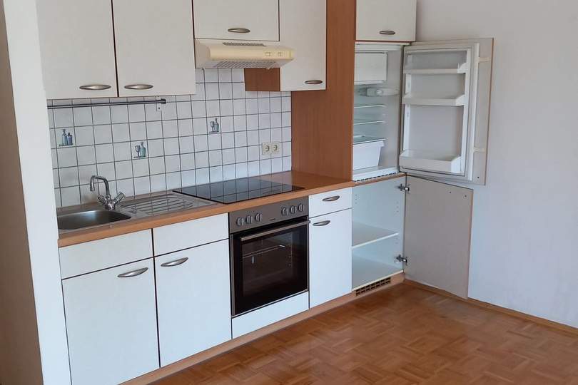 Helle & sehr ruhige 2-Zi.-Wohnung mit Balkon in Klagenfurt | Parkplatz & großes Kellerabteil inkl., Wohnung-miete, 680,00,€, 9020 Klagenfurt(Stadt)