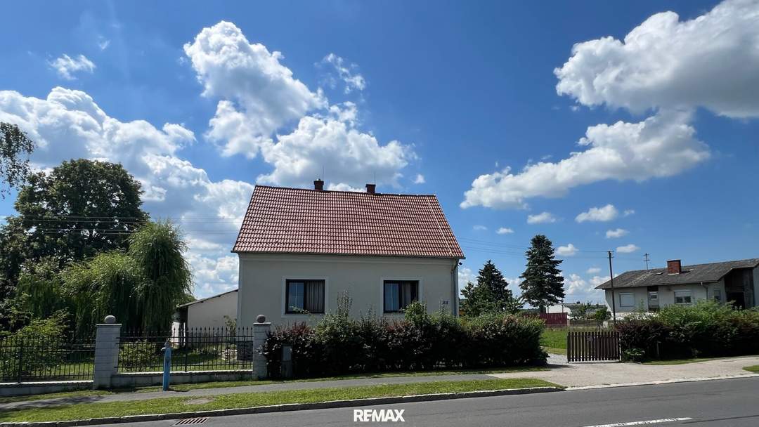 Wohnhaus mit großzügigem Nebengebäude und sonnigem Grundstück in Kirchfidisch