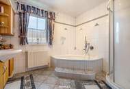 Vielseitige Liegenschaft mit zwei Wohnhäusern, Wirtschaftsgebäuden, Nutzflächen und Wald