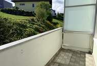 Zentrale Ruhelage * 2 Zimmer-Wohnung mit Balkon und PKW Stellplatz