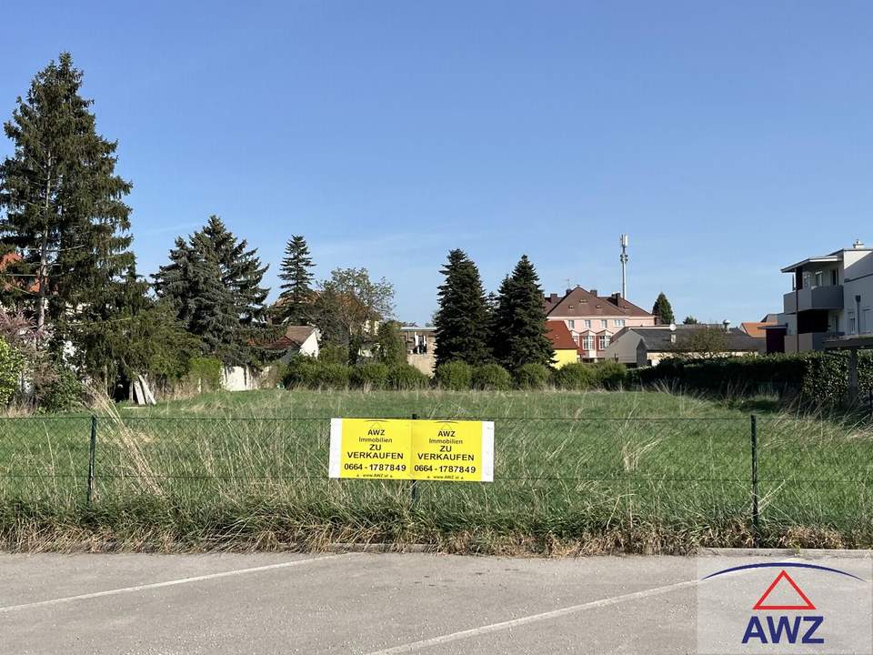 Großes Grundstück im Zentrum für Anleger oder Bauträger!