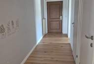 Sonnige 3 Zimmer Wohnung mit Balkon und Garage!