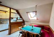 Zweifamilienhaus in ruhiger Alleinlage mit hervorragender Raumaufteilung und modernisiertem Erdgeschoss