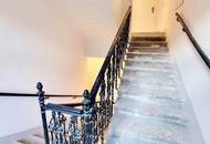 Altbauflair trifft Wohnkomfort - einziehen und verlieben! Kuschelige Kleinwohnung mit riesiger Loggia! Traumhaft sanierter Altbau + Perfekte Raumaufteilung + Hochwertige Ausstattung + Rundum saniertes Haus!