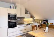 Wohnhaus mit 2 Einheiten, großer 2-stöckiger Garage und gemütlichem Garten