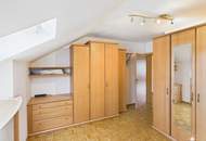 Zentrale Dachgeschoßwohnung mit großzügiger Terrasse. Stellplatz. Spittal an der Drau.