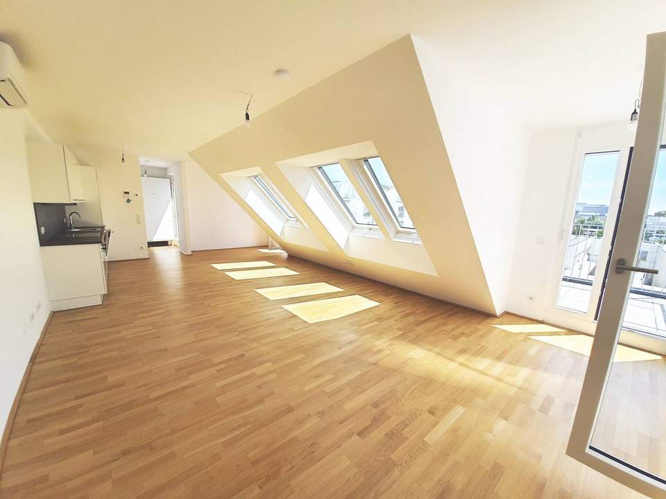 Moderne 3-Zimmer-Dachgeschosswohnung mit fünf Terrassen – klimatisiert – in der Koloniestraße!
