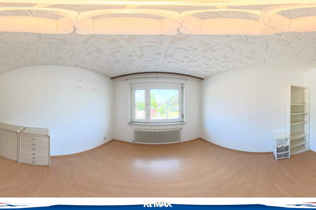 4-Zimmer mit Loggia und Stellplatz