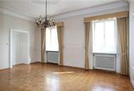 Zauberhafte Villa zum Renovieren auf 1.199 m² Grund samt Nebengebäude mit Garage im Stadtzentrum
