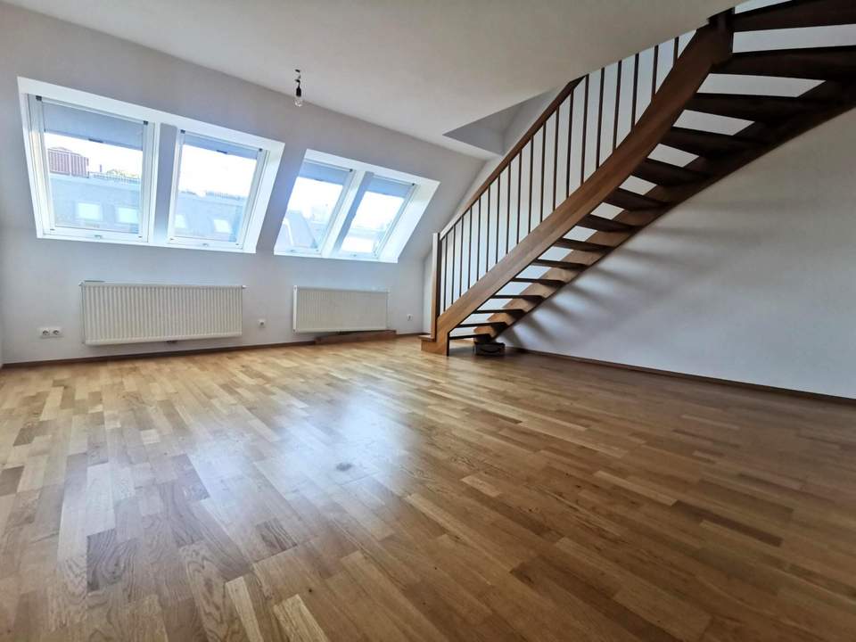 2 Zi.-DG-Maisonette in Top-Lage an Single oder Pärchen zu vergeben.