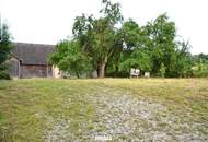 Vierkanthof-Charme in guter infrastruktureller Lage mit geschütztem Innenhof