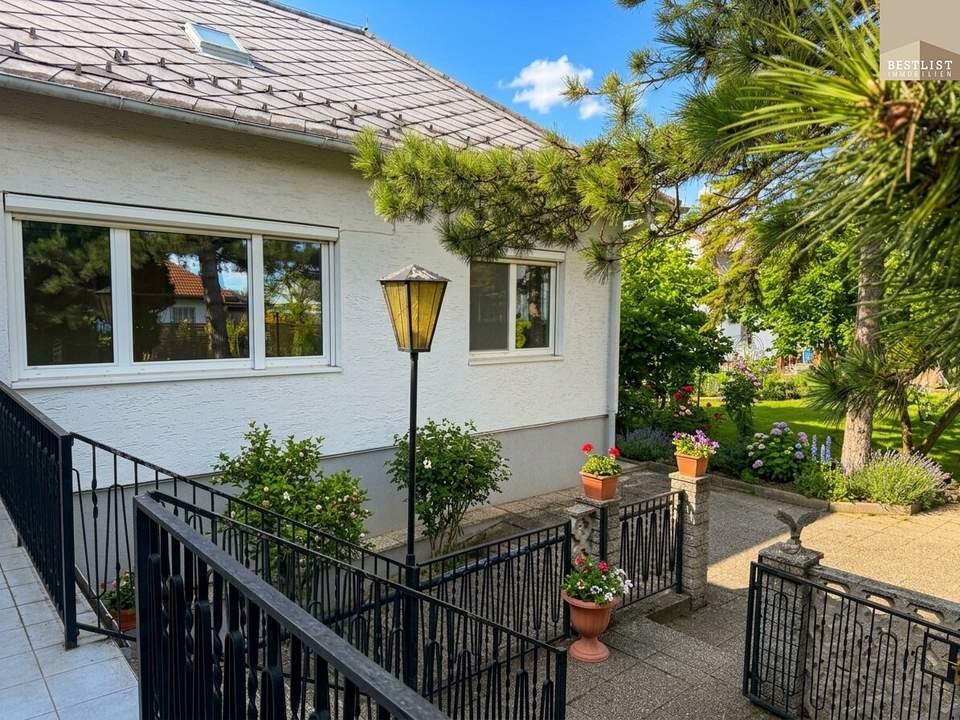 Einziehen, wohlfühlen, ausbauen: Haus mit 5 Zimmern & zusätzlichem Wohnraum im Dach