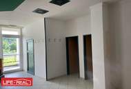 Vielseitig nutzbare Gewerbefläche mit Terrasse und Stellplätzen – sofort verfügbar