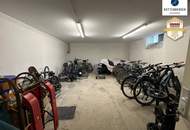 !Separat begehbare zwei Zimmer + große Küche!