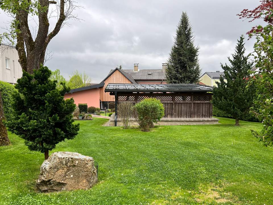 Markthaus im Erholungsort Nöchling - enorm großzügiger Garten nebst Garage für mehrere PKW inklusive!