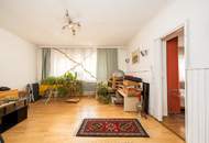 Charmantes, renovierungsbedürftiges Zweifamilienhaus in Engelhartstetten mit großen Grund, Stadel und Nebengebäuden