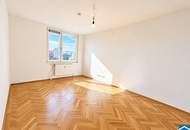 Großzügige 2-Zimmer Wohnung mit separater Küche!
