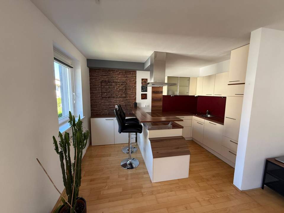 MIETE - Moderne 3 Zimmerwohnung mit Tiefgarage und Balkon