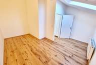 Neuer Preis! BESTLAGE hinter der Karlskirche! Prunkvolles und prestigträchtiges Altbauhaus! WG geeignete Mietwohnung im letzten Liftstock + Beste Infrastruktur und Anbindung!