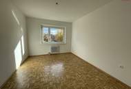 Lichtdurchflutete 3 Zimmer Wohnung mit sonnigem Balkon!