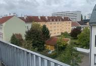 4-ZIMMER | LUXUS IM HERZEN DER STADT | TRAUMHAFTE DG-WOHNUNG | 95M² TERASSEN - AB OKTOBER
