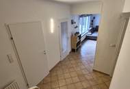 SCHÖNES FAMILIENHAUS IN SONNIGER LAGE MIT POOL UND GARAGE