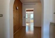 Helle und großzügige Mietwohnung mit zusätzlichem, ca. 100 m² großem, ausgebautem Kellerbereich