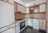 Nette 2-Zimmer-Wohnung mit Loggia nähe Klinikum