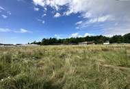 Erstklassiges Gewerbegrundstück mit ausgezeichneter Anbindung an die A2: Vielseitiges Grundstück mit enormem Potenzial und flexibler Widmung (GG 0,2 – 0,8) – Ihre Chance für erfolgreiches Wachstum