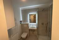 Charmant sanierte, lichtdurchflutete Erkerwohnung mit Blick auf den Schubertpark