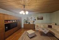 RARITÄT IN HOLLABRUNN: CHARMANTES, SANIERUNGSBEDÜRTIGES LANDHAUS MIT BAULANDRESERVE IN SEHR GUTER WOHNLAGE MIT HERRLICHEM GARTEN SAMT ALTBAUMBESTAND