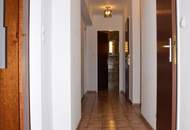 Eleganter "Retro-Style" - Großzügige, sonnige, ruhige Wohnung mit Süd-Loggia! 2 Garagenplätze!