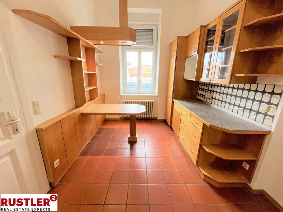 Großzüzig leben im Altbau - 2-Zimmer-Wohnung mitten in der Stadt