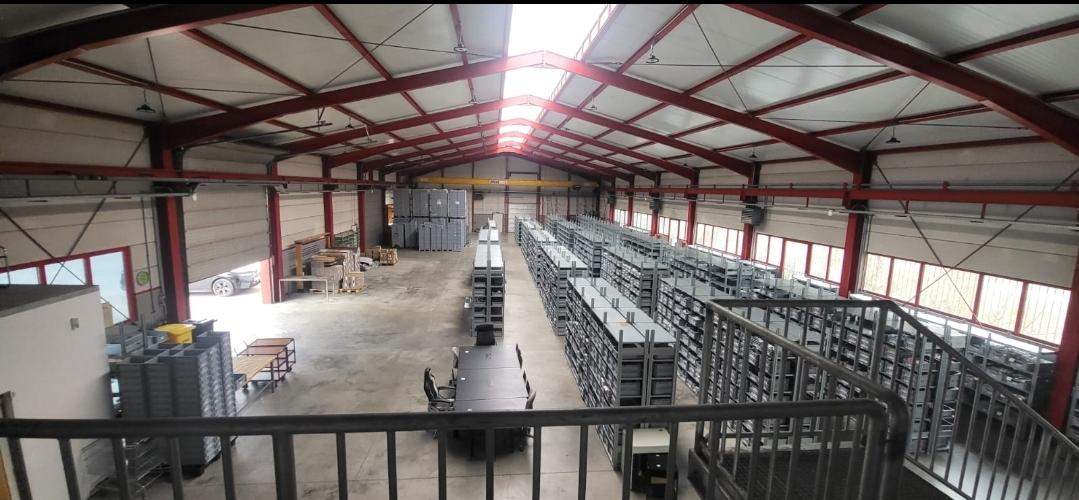 *Plätze Lagerhalle ++ ab 20 bis 250m2 + 2 Autoabstellplätze + Mitbenutzung von Gabelstapler &amp; Kran
