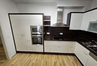 Familienhit! Traumhafte 4 - Zimmer Wohnung mit 63 m² südseitiger Terrasse und Carport
