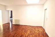 Atelier- Wohnung oder Büro? Charmante Studiowohnung mit Terrassenanteil - Nähe Arenbergpark
