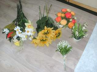 Verschiedene Deko-Blumen , Kunststoff-Blumen Maiglöckchen, Margeritten, Narzissen,, 35 €, Haus, Bau, Garten-Geschirr & Deko in 9761 Greifenburg