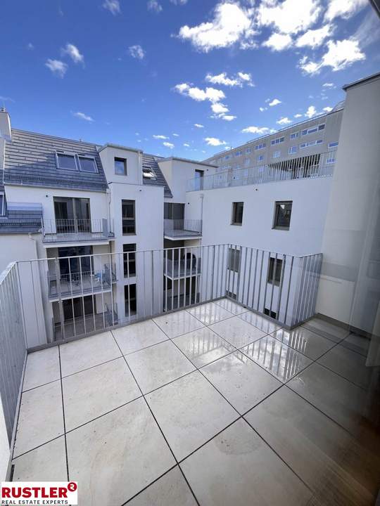 Provisionsfrei |Top vermietete Anlegerwohnung an der U6 | 2 Zimmer mit Balkon in Hofruhelage