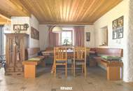 Malerisches Landhaus mit ELW, Schwimmteich & prämiertem Naturgarten!